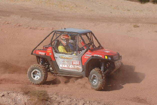 Chris driving his Rzr 2009 Searchlight